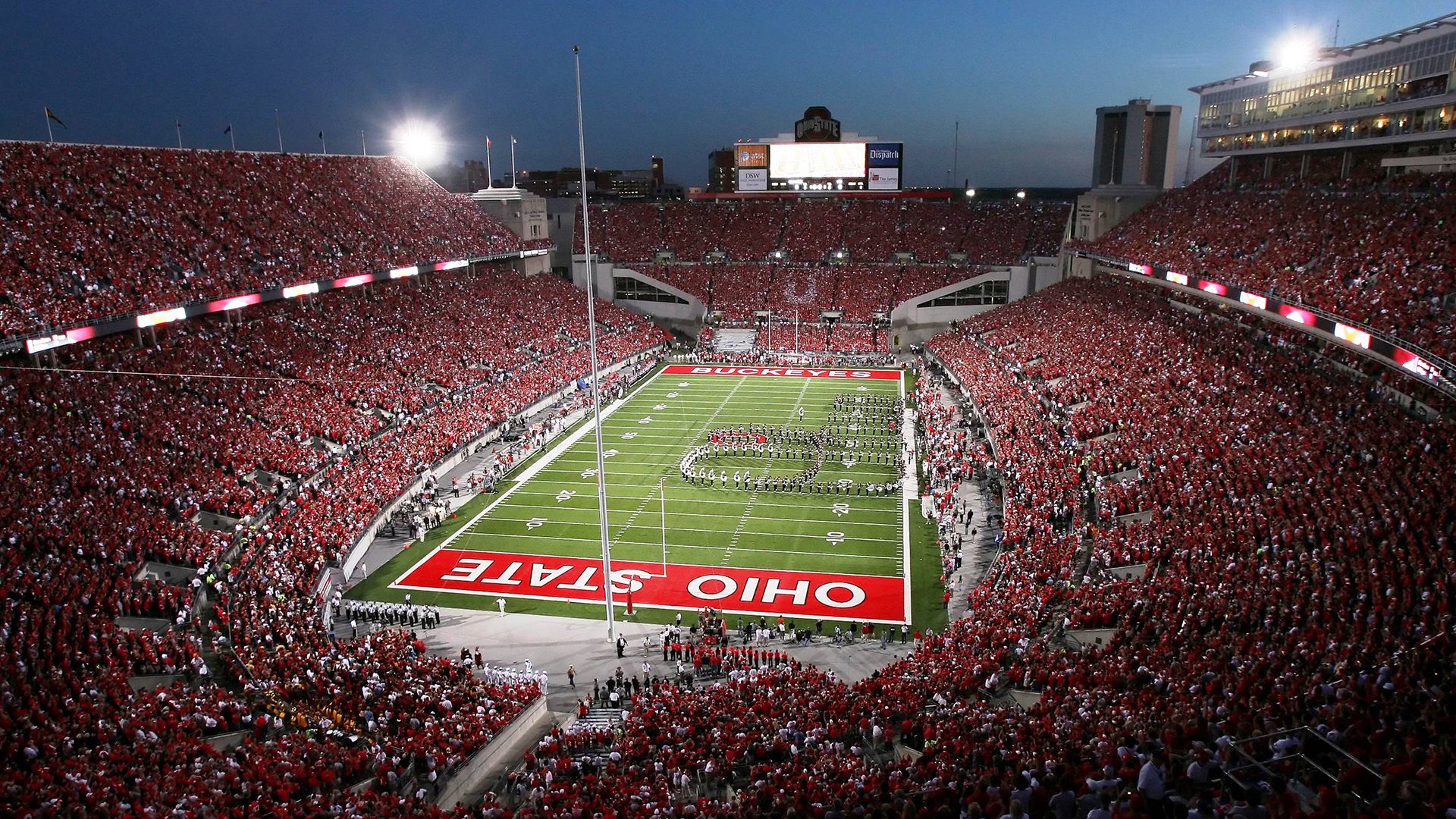 “德甲球队状态火热，冠军争夺逐渐明朗”，德甲阵营